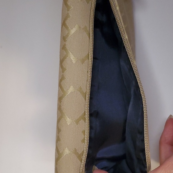 Tommy Hilfiger Checkbook/Wallet - Picture 4 of 8